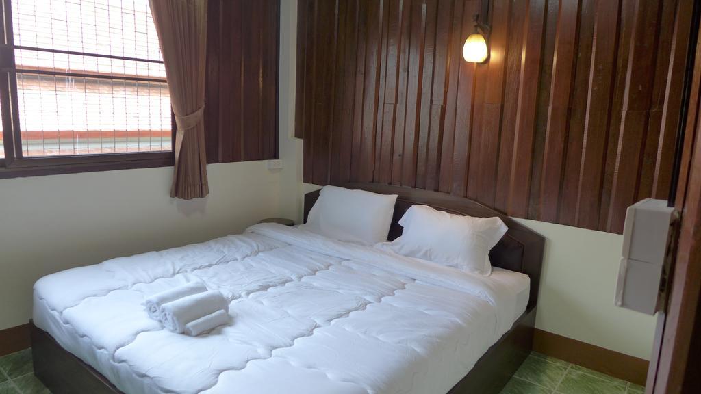 Phrasing Guesthouse Chiang Mai Exterior photo